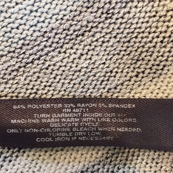 Massini lite weight striped shirt-tail sweater - Picture 5 of 5